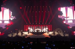 SUPER JUNIOR ตำนานที่ยังคงสร้างตำนานอันยิ่งใหญ่ต่อไป โชว์สุดยอดการแสดงฉลองครบรอบ 20 ปี <SUPER SHOW 10> บัตรหมดทั้ง 2 รอบ รวมผู้ชมกว่า 22,000 คน ครองบัลลังก์ศิลปินเกาหลีวงแรกที่สามารถจัดคอนเสิร์ตในประเทศไทยได้ติดต่อกันเป็นครั้งที่ 10!